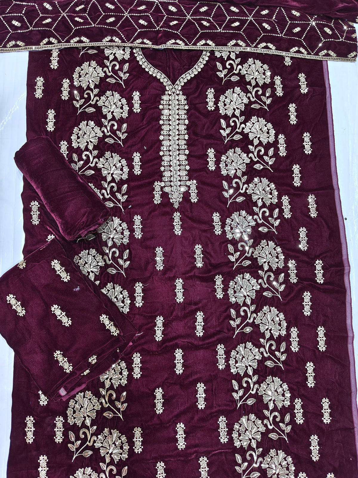 micro velvet embroidered 3Piece suit