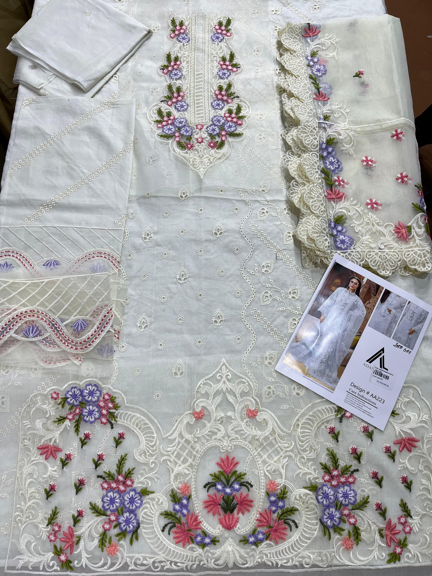 maria b 223 premium lawn with patches ￼