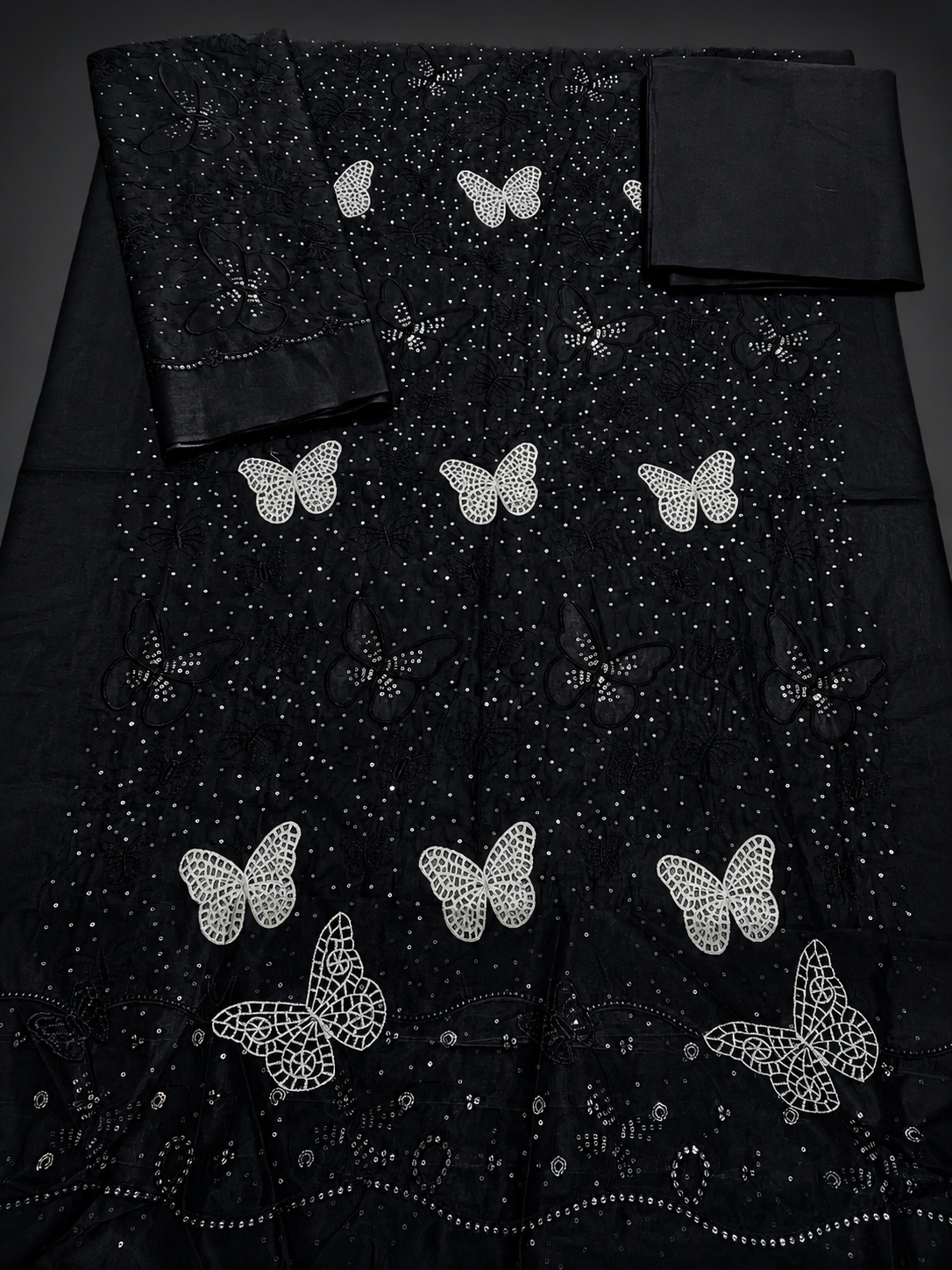 butterfly two piece lawn with patches ￼