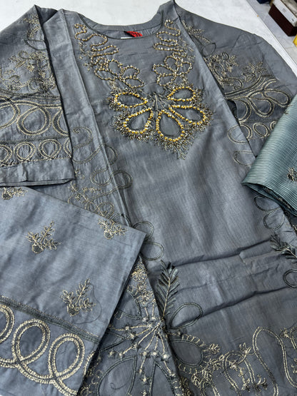ready to wear lawn 3p