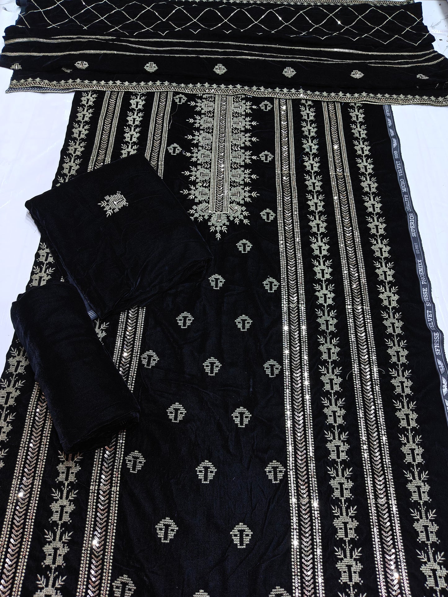 micro velvet embroidered 3Piece suit