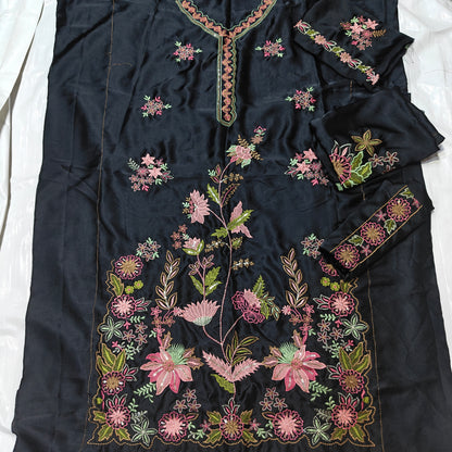 ✨ Luxury Embroidered Silk Kaftan – Special 2-Piece Edition ✨
