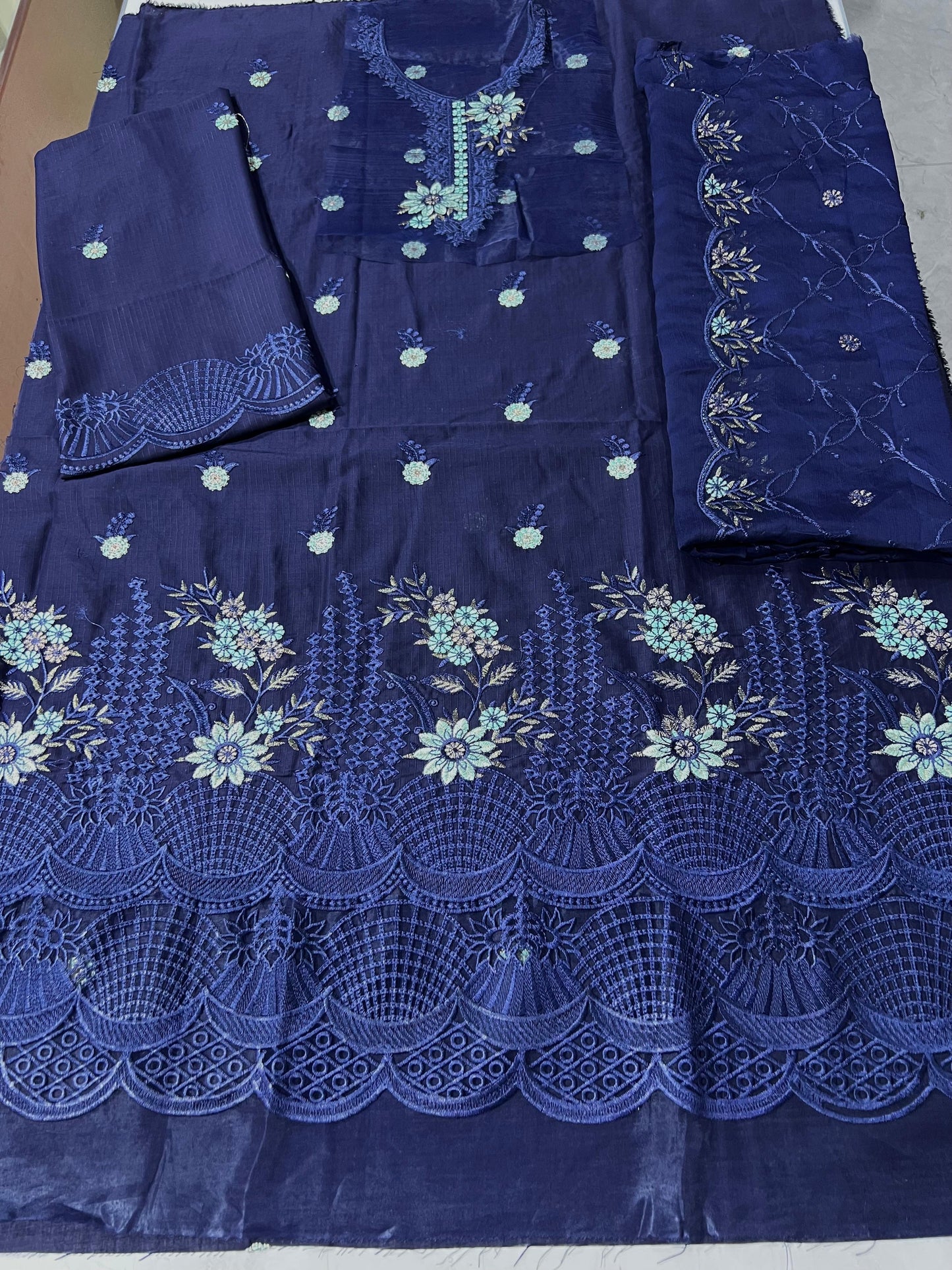Breeze 3p brand lawn