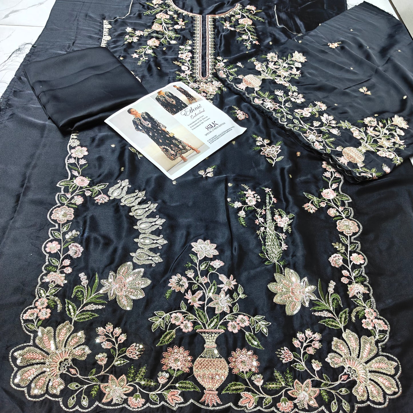 ✨ Luxury Embroidered Silk Kaftan – Special 2-Piece Edition ✨